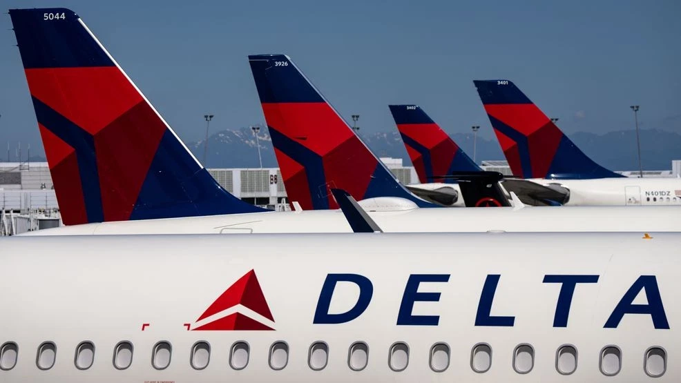 Delta Flight DL275 Diverted LAX